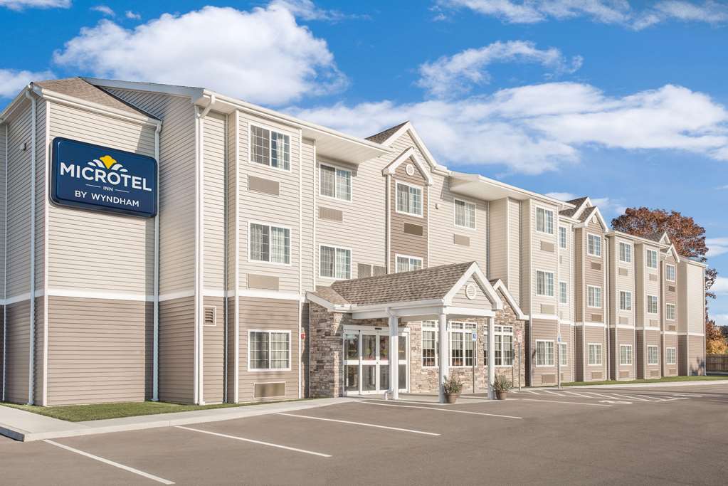 Microtel Inn & Suites By Wyndham Binghamton - carbon neutral hotel in Binghamton
