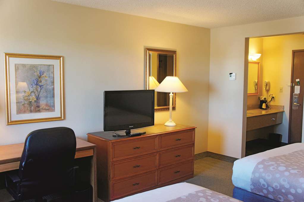 La Quinta Inn & Suites by Wyndham El Paso West Bartlett - photo 8