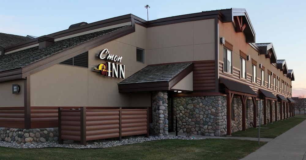 C'mon Inn Fargo - photo 27