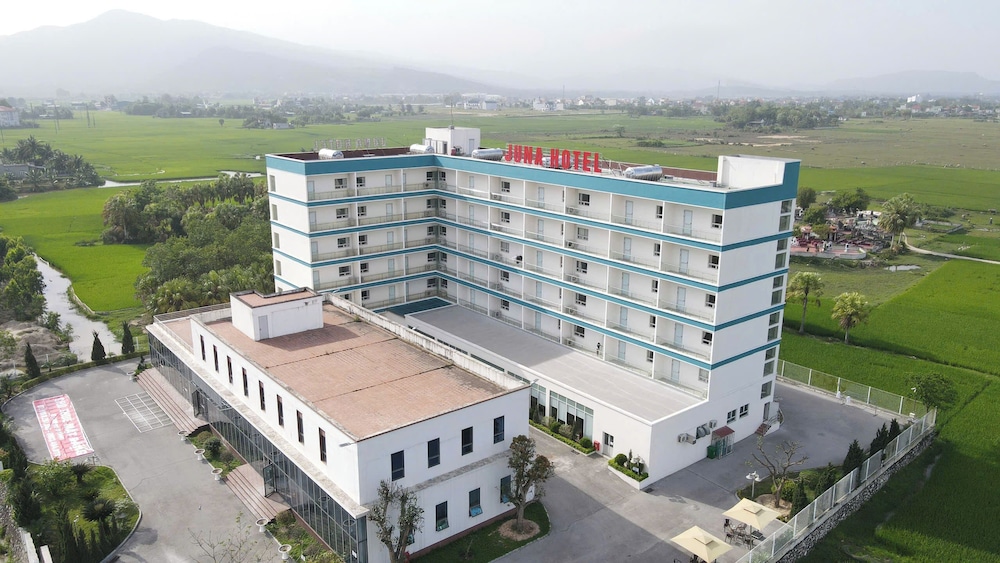 Juna Hotel — hotel in Tinh Gia