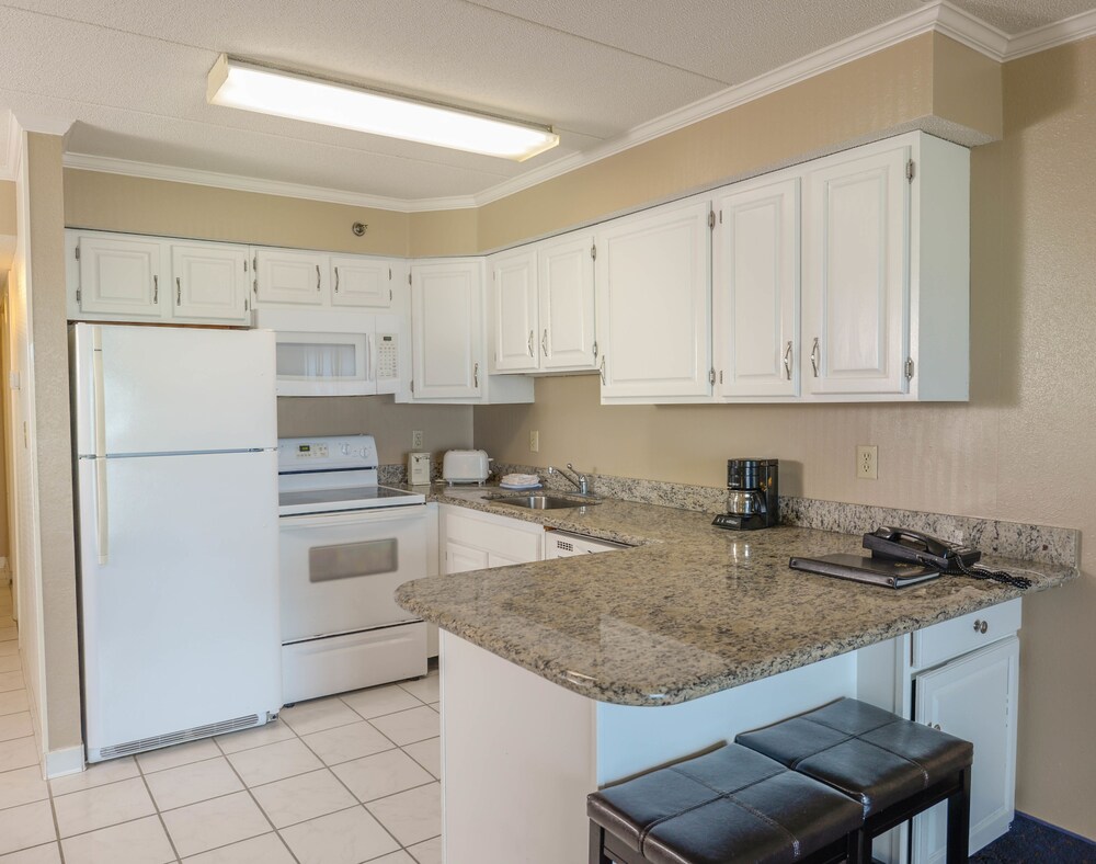 Marigot Beach Suites Oceanfront - photo 7