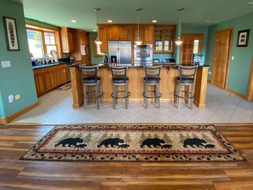 P5 Ski in Ski out rare find Presidential View single family with garage pool table ping pong - photo 55