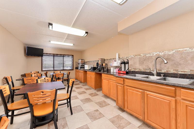 Americas Best Value Inn Clear Lake - photo 5