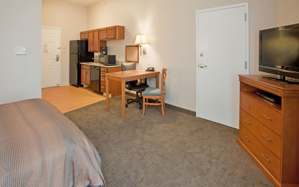 Candlewood Suites Northeast Kansas City an IHG Hotel - photo 2