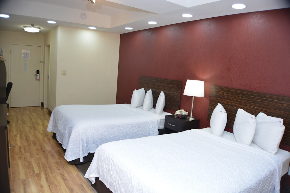Red Roof Inn PLUS & Suites Chattanooga Downtown - photo 9