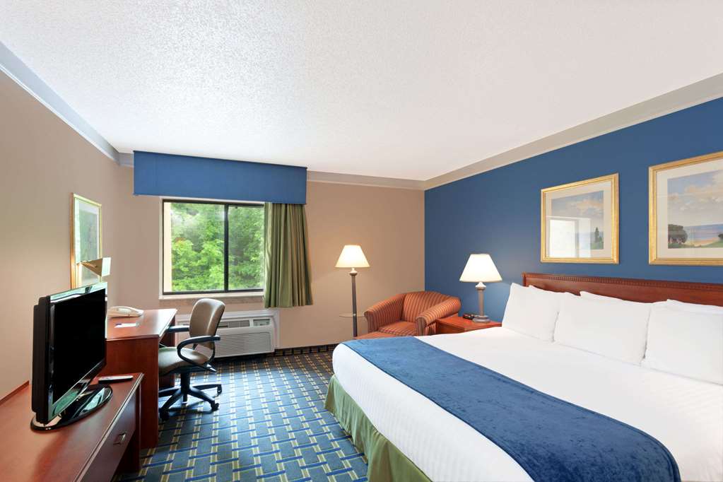 Baymont by Wyndham Memphis East - photo 6
