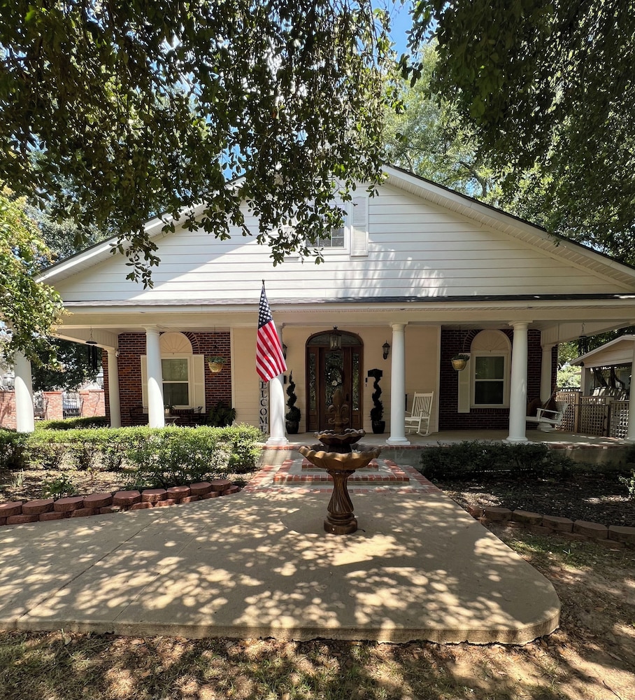 Opus House Historic Natchitoches — 4-Star Luxury Hotel in Natchitoches, United States