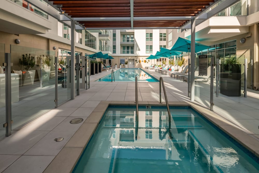 Resort Style Suites in Downtown LA - photo 39