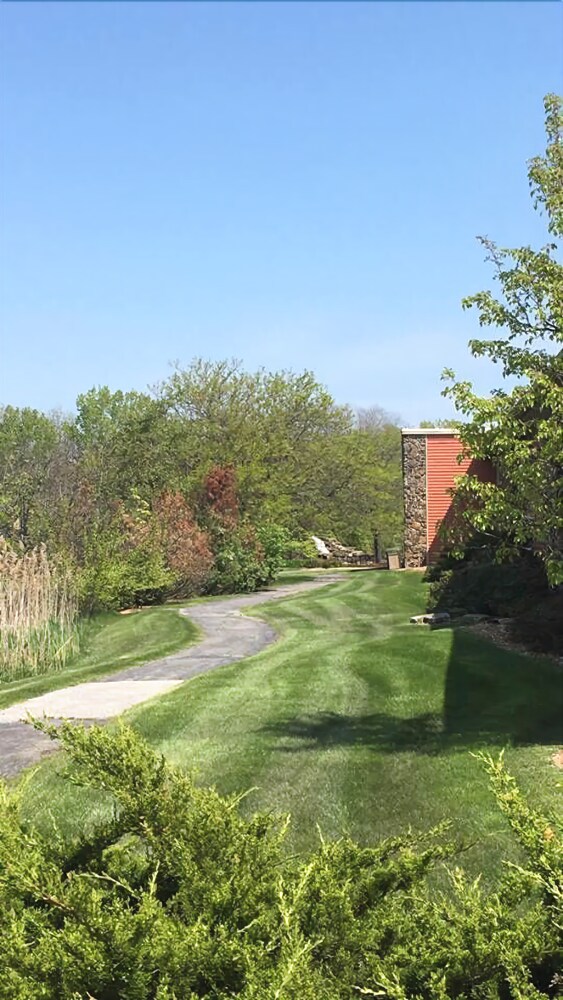 Howard Johnson by Wyndham Merrillville - photo 44