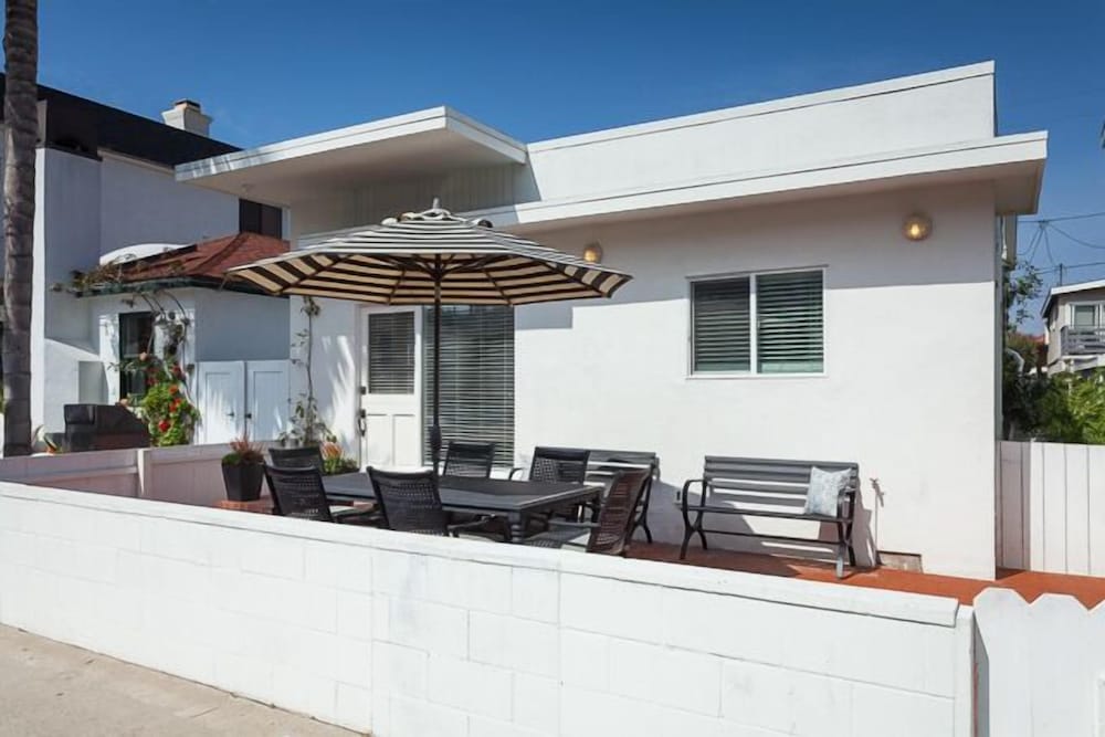 Newport Cottages A & B — 4-Star Luxury Hotel in Newport Beach, United States