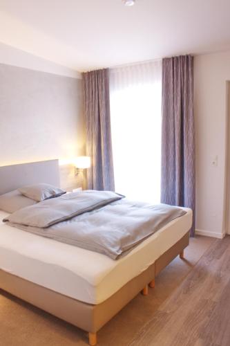 Stichwehs Hotel am Bahnhof in Elze, Germany