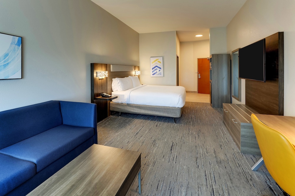 Holiday Inn Express Leland Wilmington Area by IHG - photo 22