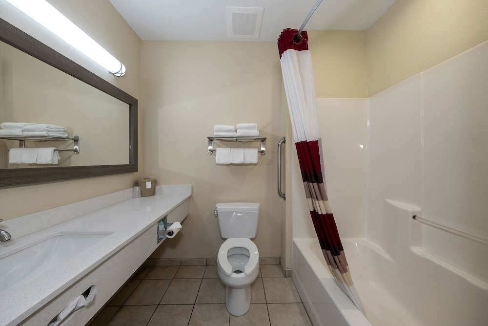 Red Roof Inn Panama City - photo 26