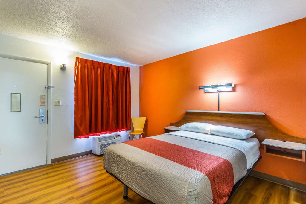 Motel 6 Mount Vernon IL - photo 10