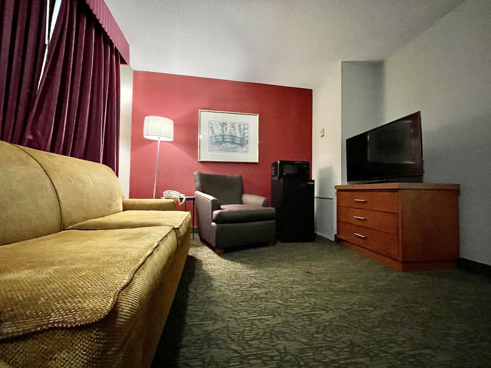 Baymont by Wyndham Fort Wayne Northwest - photo 13