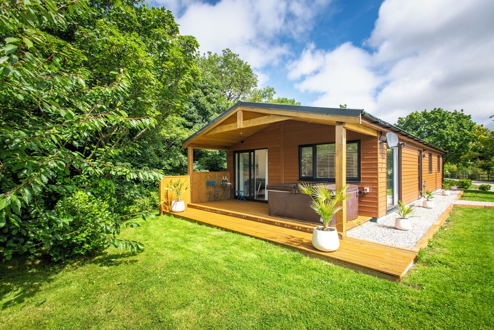 Maple Lodge — 4-Star Luxury Hotel in Hayle, United Kingdom