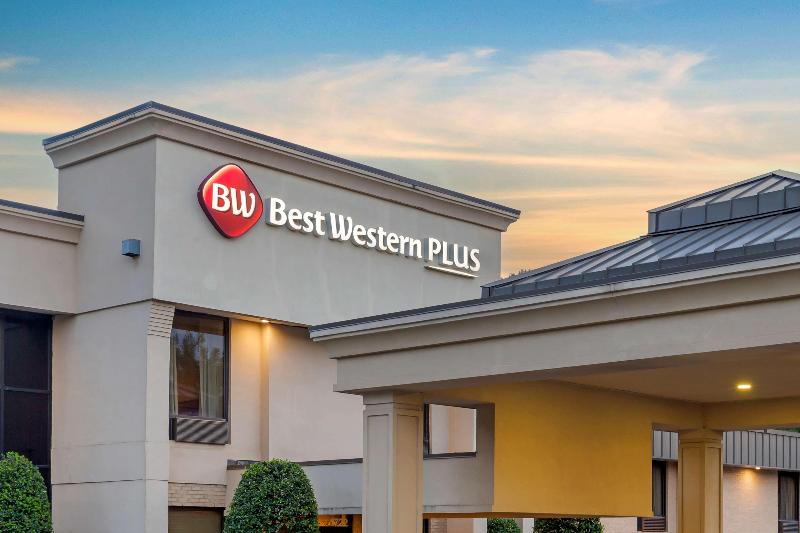 Best Western Plus Cary Inn NC State - photo 9
