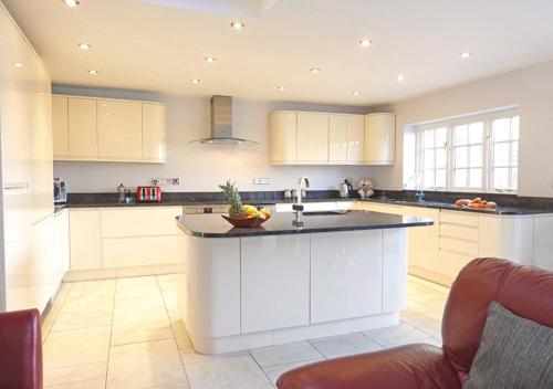 Coach House — 4-Star Luxury Hotel in Gosport, United Kingdom
