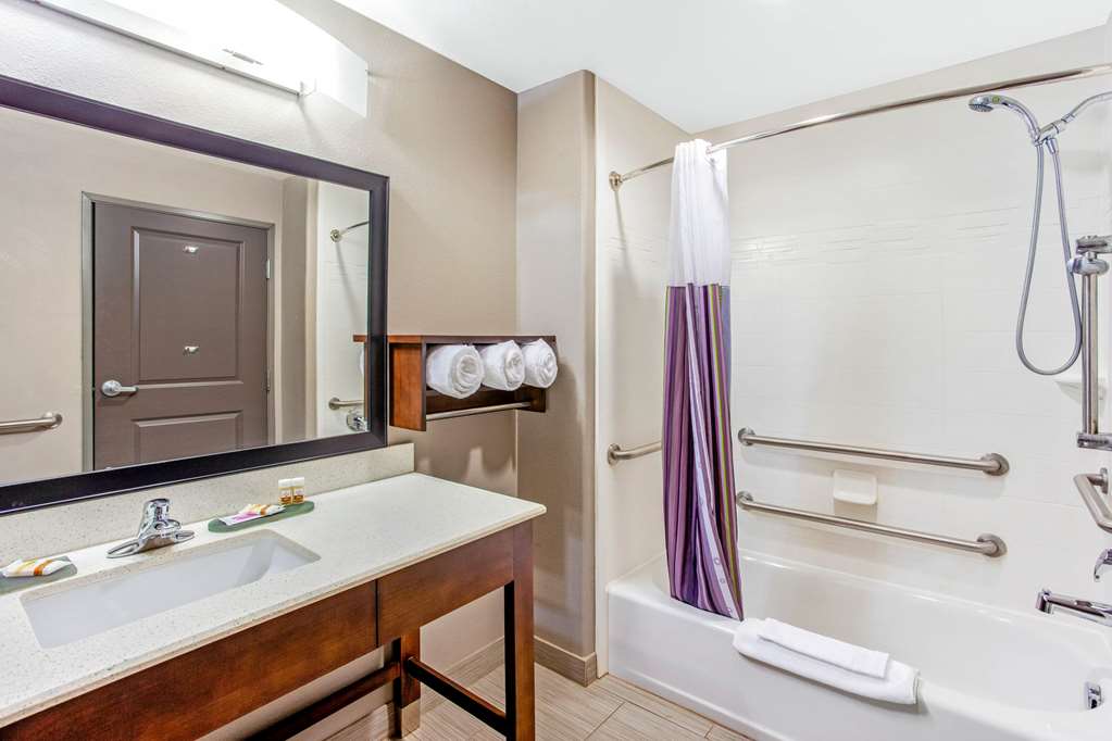 La Quinta Inn & Suites by Wyndham Gonzales TX - photo 14