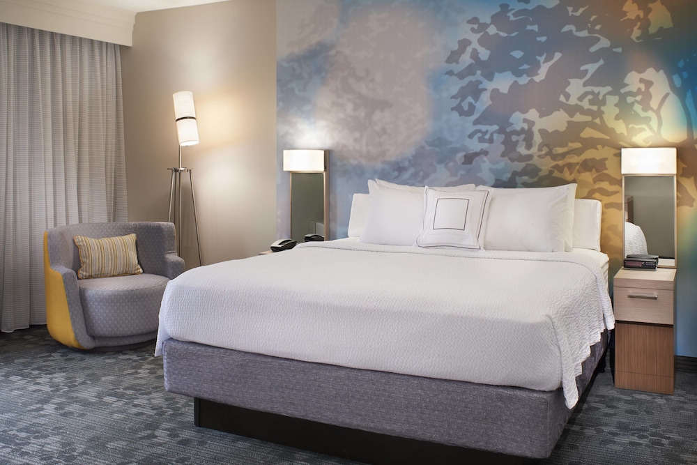 Courtyard by Marriott Cincinnati Covington - photo 10
