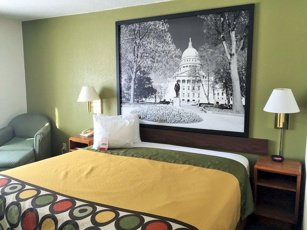 Super 8 by Wyndham Madison East - photo 23