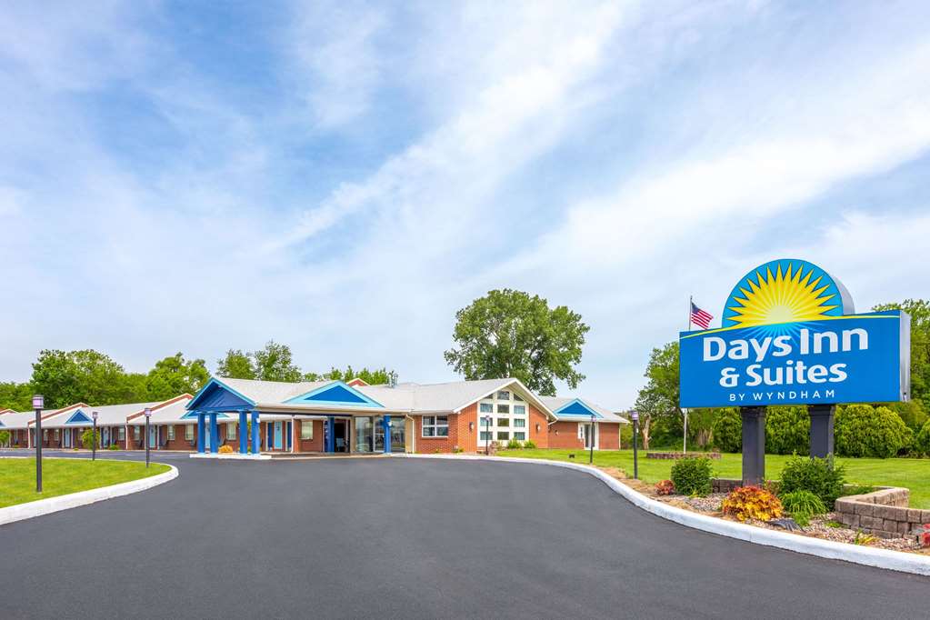Days Inn by Wyndham Wauseon - featured photo