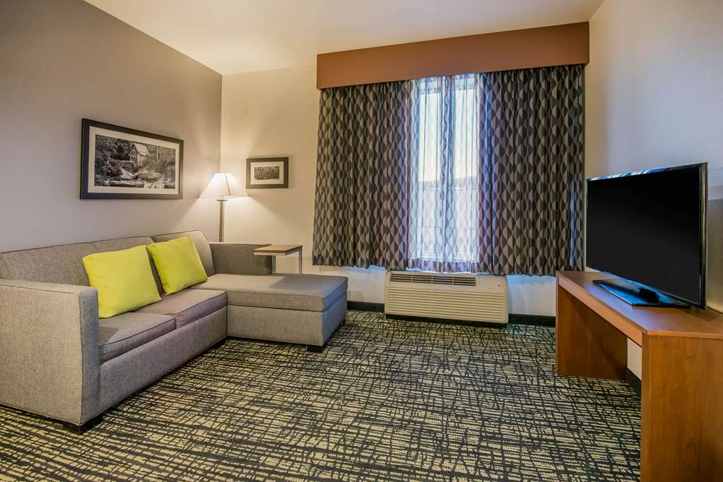 La Quinta Inn & Suites by Wyndham Morgantown - photo 31