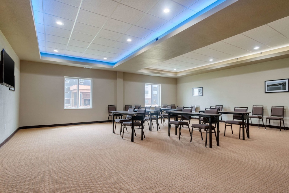 MainStay Suites Bricktown near Medical Center - photo 35