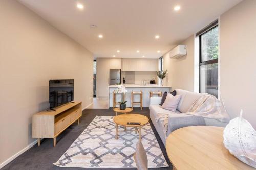 Brand New & Central Townhouse — 4-Star Luxury Hotel in Christchurch, New Zealand