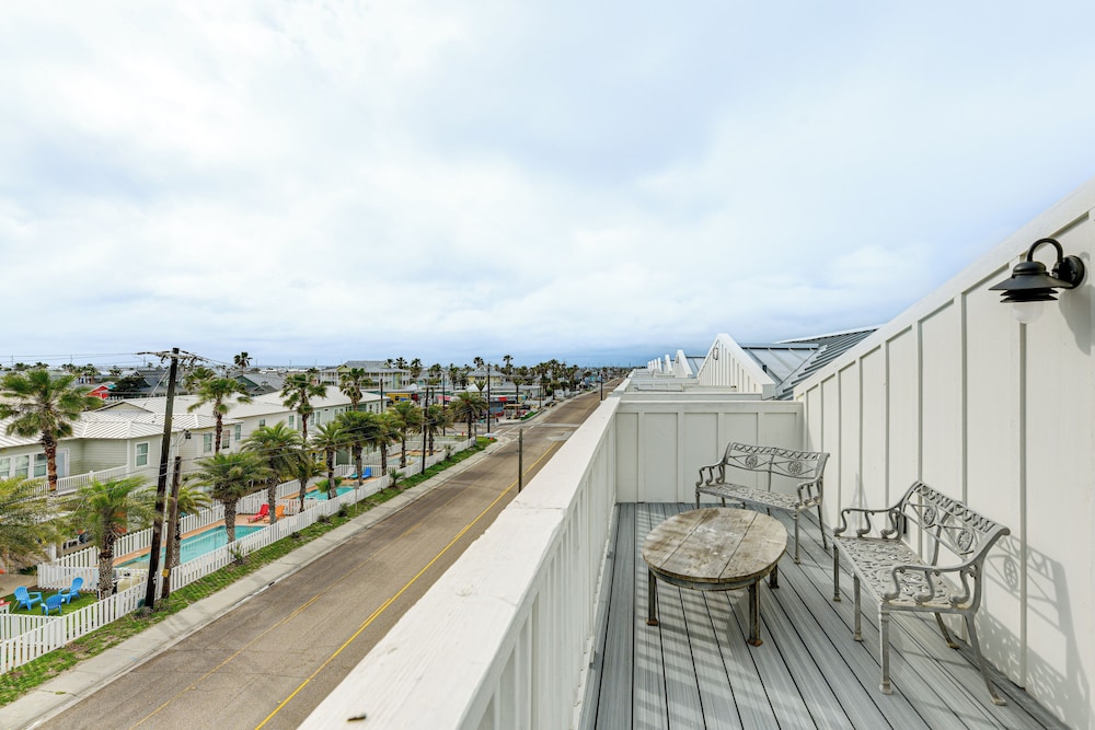 Blue Palm Inn - featured photo