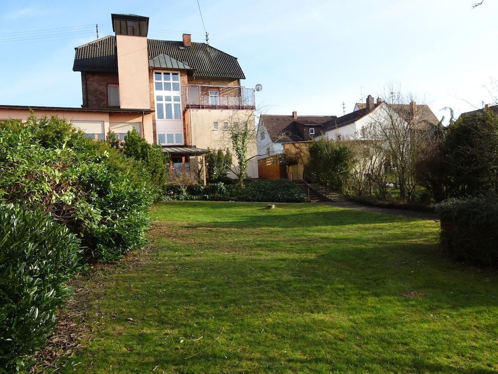 Hotel Pension Schlossgarten — hotel in Trippstadt