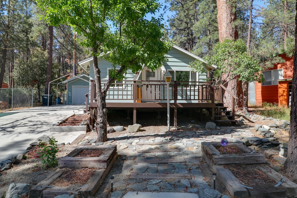 Wrightwood Cabin 4 Mi to Mtn High Resort — hotel in Wrightwood