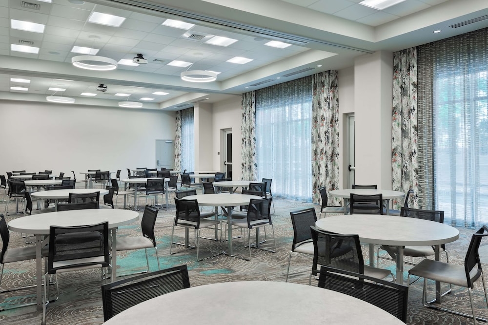 Hampton Inn & Suites Atlanta Buckhead Place - photo 34
