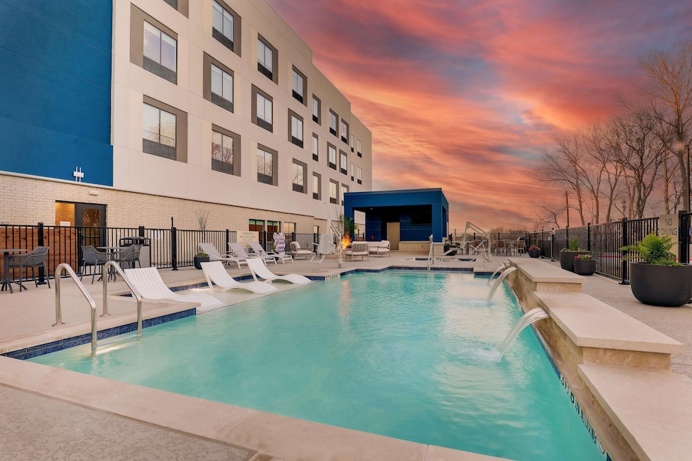 Hampton Inn & Suites Weatherford - photo 71
