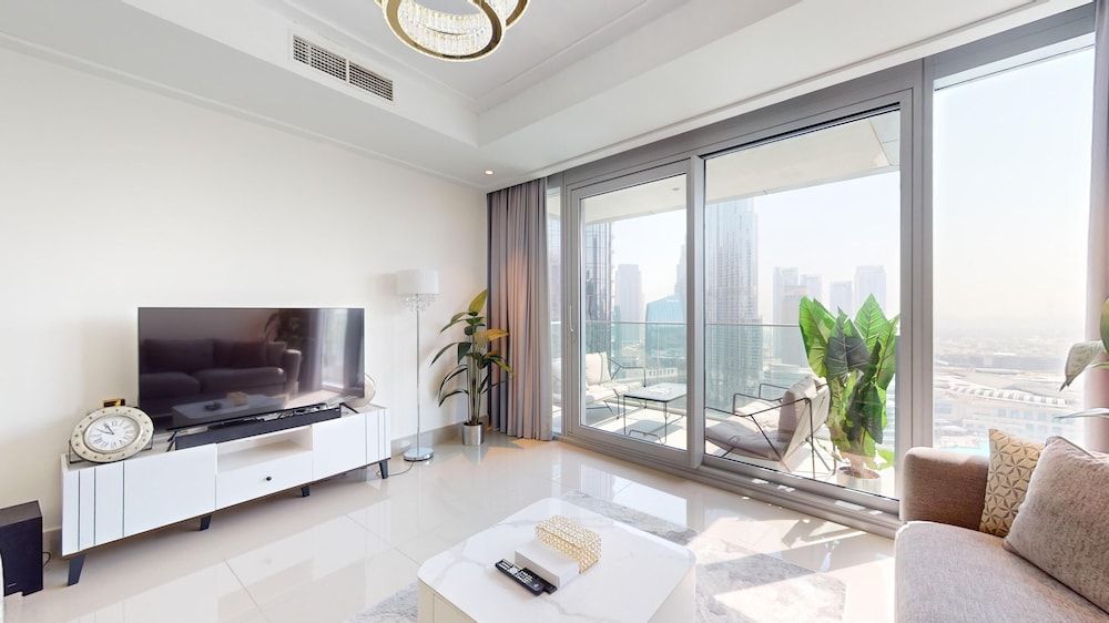 Opera Grand by Emaar LUXURY 1 BR Apartment in Downtown Dubai sea and city view — 4-Star Luxury Hotel in Dubai, United Arab Emirates