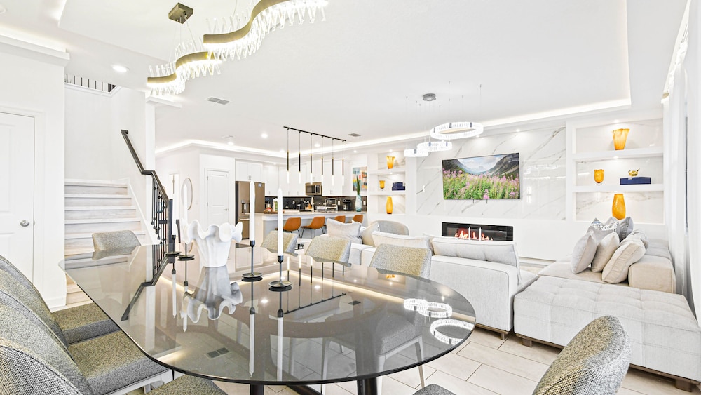 Luxurious 10 bed Lakefront Retreat Near Disney - photo 63