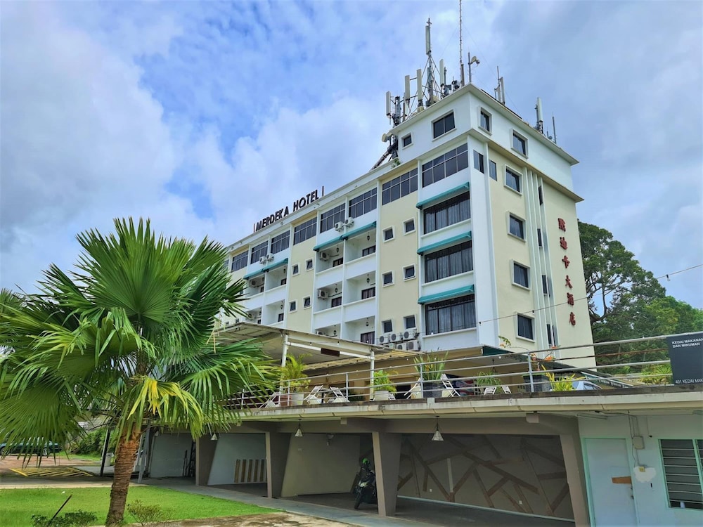 Merdeka Hotel — Kluang — photo 2