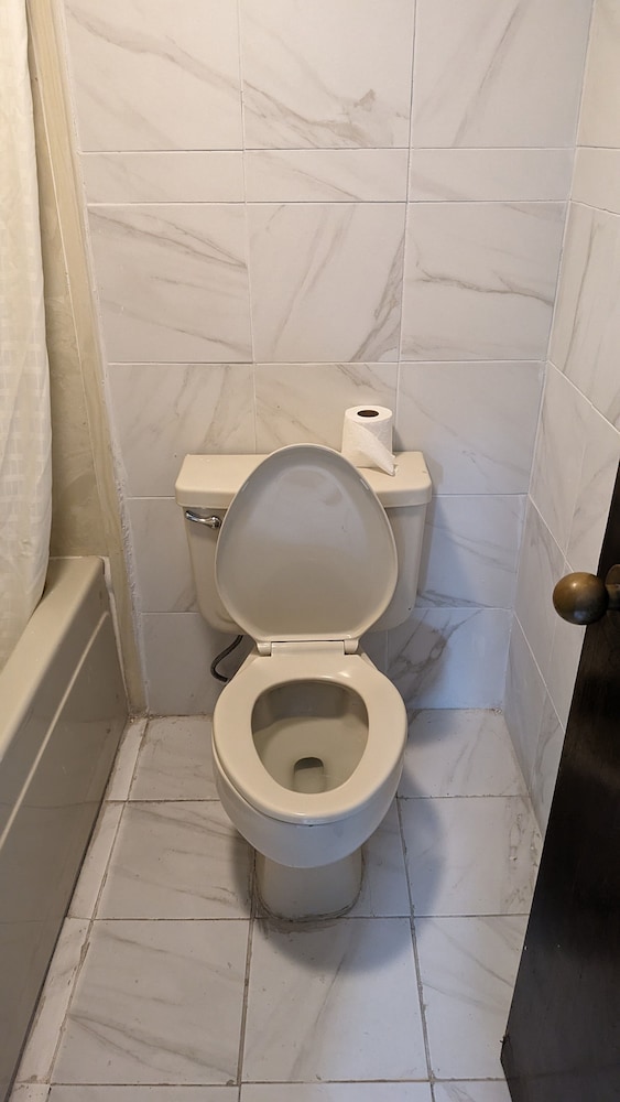 Edelweiss Inn And Suites - photo 19