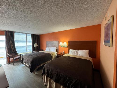 College Inn Spartanburg - photo 25