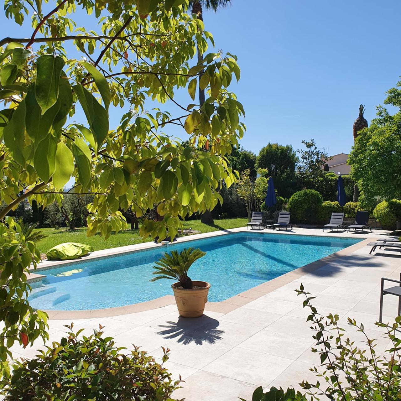 Le Domaine Des Muriers Charme Chic Calme En Provence Cote D Azur — Grasse