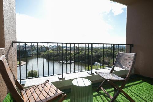 2 Bedroom Waters Edge Apartment in Century City