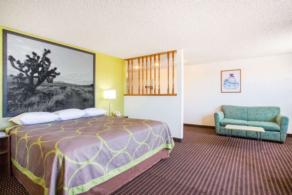 Super 8 by Wyndham Kingman - photo 11