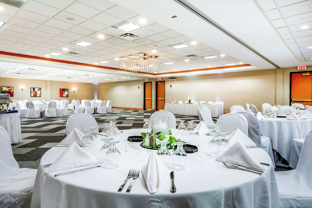 Hilton Garden Inn Louisville Airport - photo 47