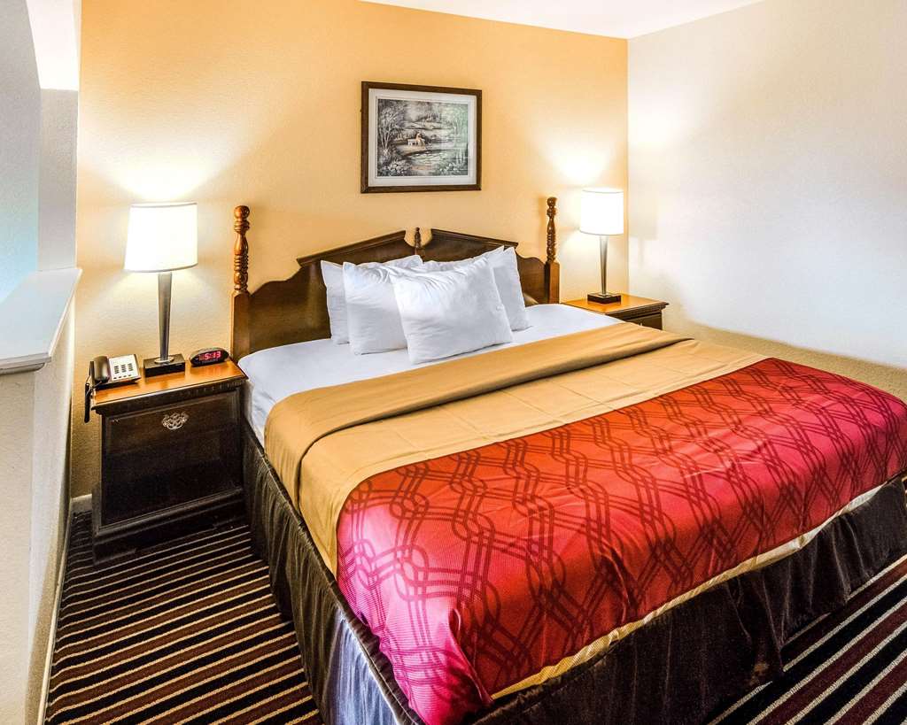 Rodeway Inn & Suites Highway 290 Northwest - photo 15