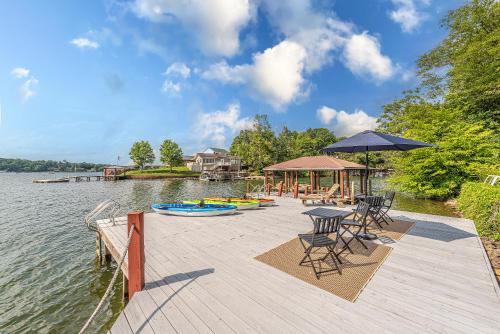 Lake Hickory Trio 2br Green Unit — hotel in Hickory