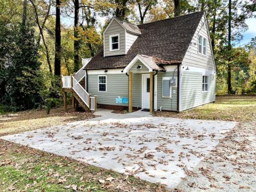 Quietude Place Stylish 2 Bedroom House with Full Kitchen — 4-Star Luxury Hotel in High Point, United States