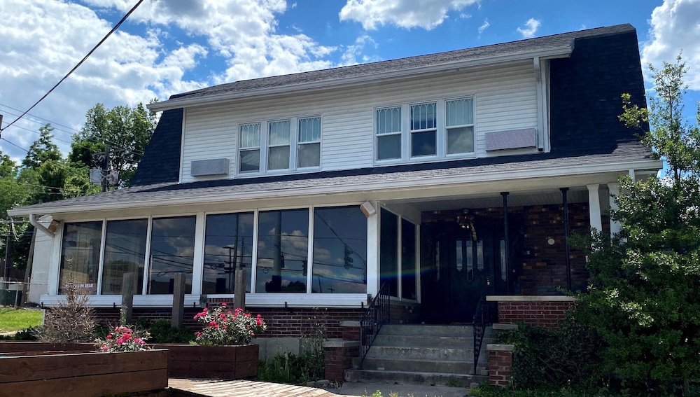 Twin Lakes Creamery Grill & Inn - photo 34