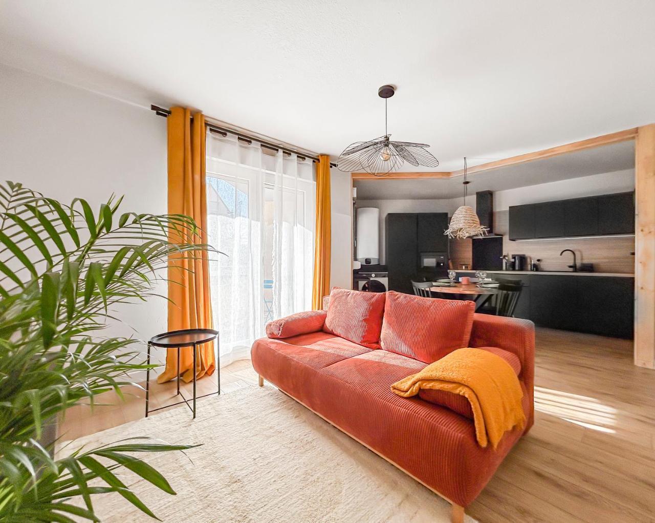 Saint Louis Cozy Apartment Close To Switzerland & Train Station — 5-Star Luxury Hotel in Saint-Louis, France