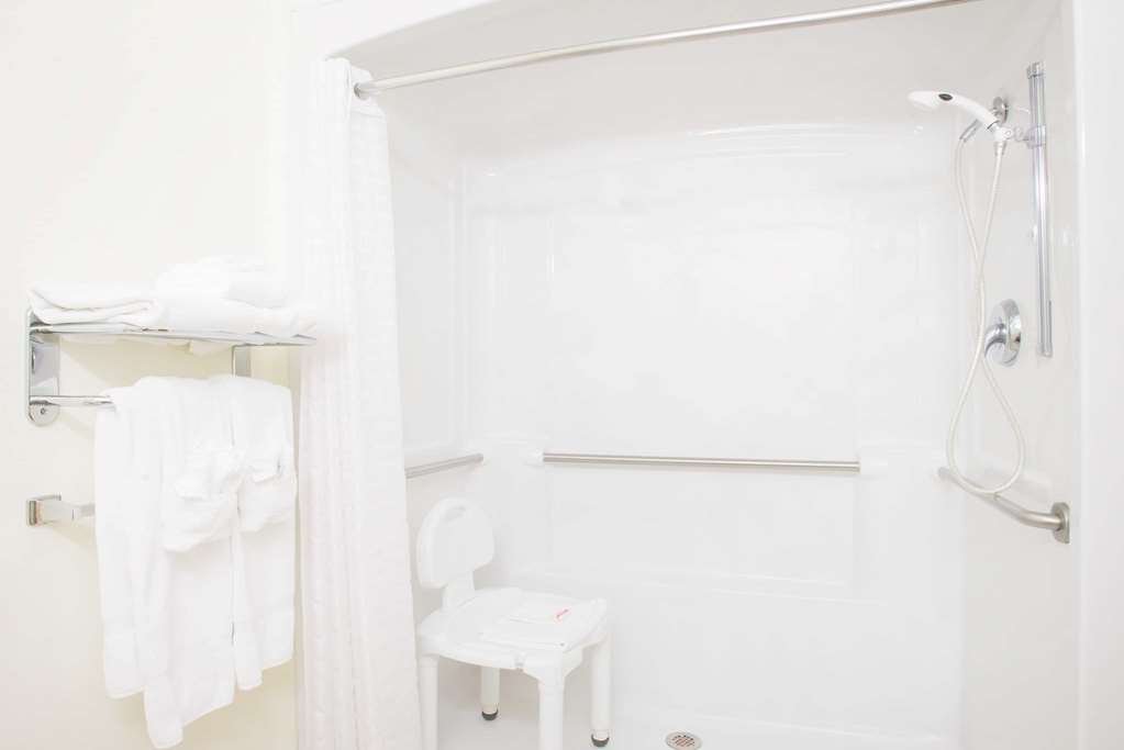 Microtel Inn & Suites by Wyndham Plattsburgh - photo 10