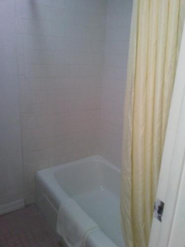 Ashburn Inn Of Manning - photo 6